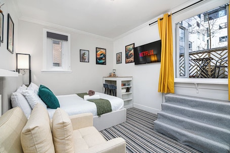 Comfort Apartment | 2 bedrooms, laptop workspace, iron/ironing board, free WiFi