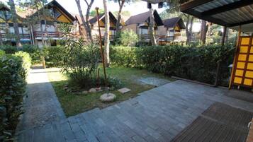 Villa, 3 Bedrooms, Garden View | Garden