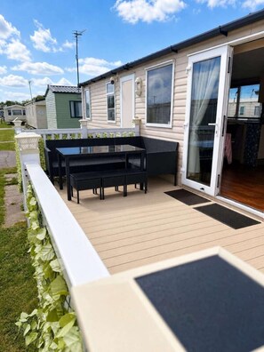 Unclassified image, 2 of 10, button - Caravan Meg Sleeps 6 With Free Parking (Rhyl)