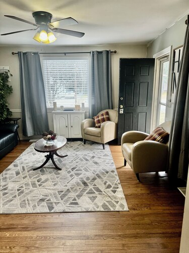 Cozy 3-bedroom Home in West Columbia located only 5 minutes from downtown vista.