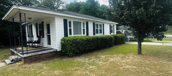 Cozy 3-bedroom Home in West Columbia located only 5 minutes from downtown vista.