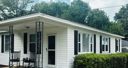 Cozy 3-bedroom Home in West Columbia located only 5 minutes from downtown vista.