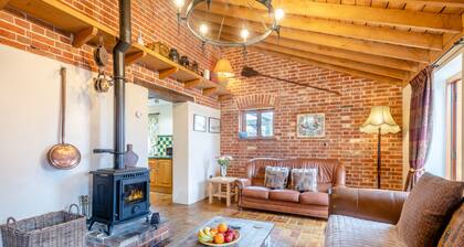 Elms Barn - Six Chambres Maison, Couchages 12