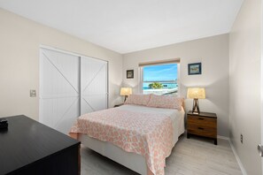 2 chambres, fer et planche à repasser, accès Internet, draps fournis