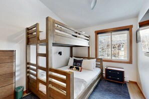 2 bedrooms, Internet, bed sheets