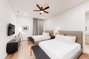 4 bedrooms, iron/ironing board, Internet, bed sheets - Modern oasis with private pool, outdoor shower & contemporary interior (South Padre Island)