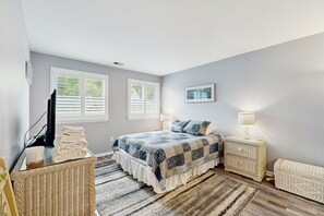 2 bedrooms, internet, bed sheets