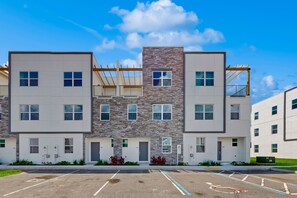 Exterior - Stylish Townhouse with Private Pool, Minutes from Disney and Universal (Davenport)