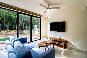 Télévision, table de tennis de table