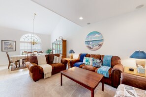 Una televisión, un reproductor de DVD, una mesa de tenis de mesa, libros