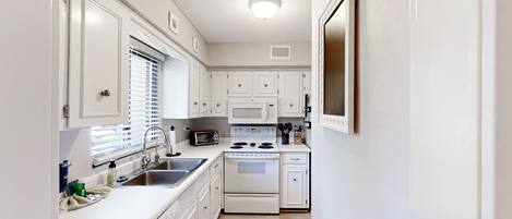 Fridge, microwave, oven, stovetop