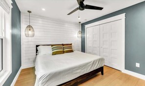 5 bedrooms, WiFi, bed sheets