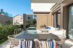 Villa, 4 chambres, piscine privée, vue sur le jardin | Restauration en plein air