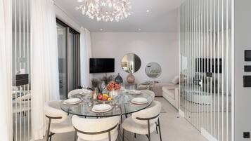 Villa, 4 Bedrooms, Private Pool, Garden View | Dining room