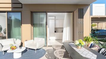 Villa, 4 Bedrooms, Private Pool, Garden View | Living room