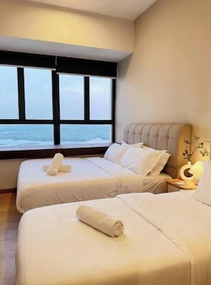 3 chambres, fer et planche à repasser, Wi-Fi, draps fournis