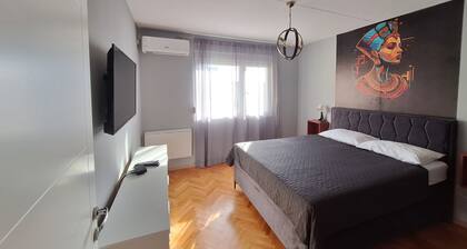 Charming 1-bedroom apartment with AC, WiFi in city center in Bar