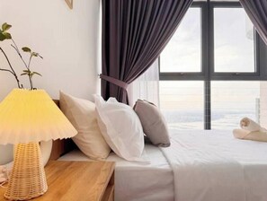 3 chambres, fer et planche à repasser, Wi-Fi, draps fournis