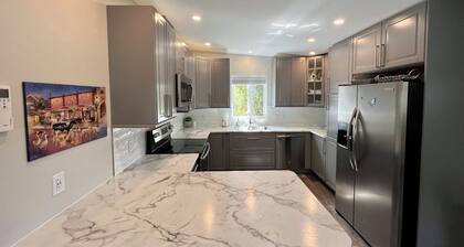 Fully appointed 2 bedroom carriage house in beautiful Penticton!