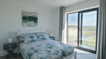 4 phòng ngủ, trang trí khác biệt