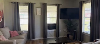 Furnished Cottage with Weekly Rentals Available