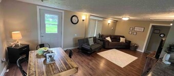 Valentine’s Tourist Tenure- Charming 2 bedroom cozy vacation home