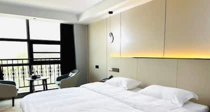 Jialing Bandao Hotel