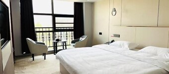 Jialing Bandao Hotel