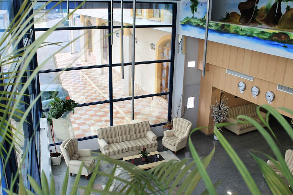 Hotel Los Barruecos by Croma