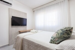 3 habitaciones, tabla de planchar con plancha, internet y ropa de cama 