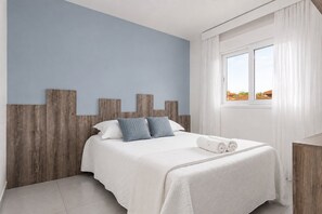 3 dormitorios, tabla de planchar con plancha, Internet y ropa de cama