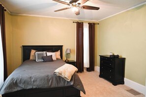 2 bedrooms, iron/ironing board, travel cot, free WiFi