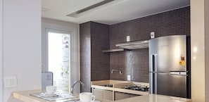 Fridge, microwave, oven, coffee/tea maker