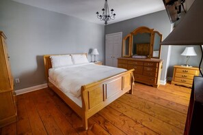 2 bedrooms, iron/ironing board, free WiFi, bed sheets - Harbourview House (St. John's)