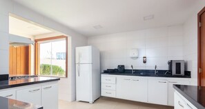 Fridge, microwave, oven, coffee/tea maker