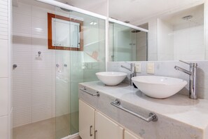 Hair dryer - BZ62 Center! Large house, 5 suites and gourmet area (Armação dos Búzios)