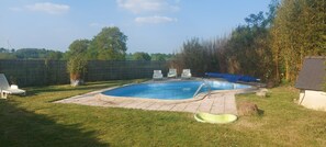 Piscina all'aperto, una piscina riscaldata