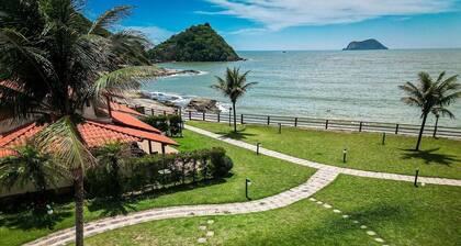 Bz77 Beachfront house with 4 suites!