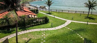 Bz77 Beachfront house with 4 suites!