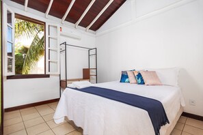 6 quartos, ferros/tábuas de passar roupa, Wi-Fi, roupa de cama