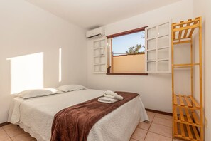 6 habitaciones, tabla de planchar con plancha, wifi y ropa de cama 
