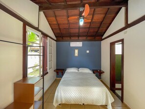 6 habitaciones, tabla de planchar con plancha, wifi y ropa de cama 