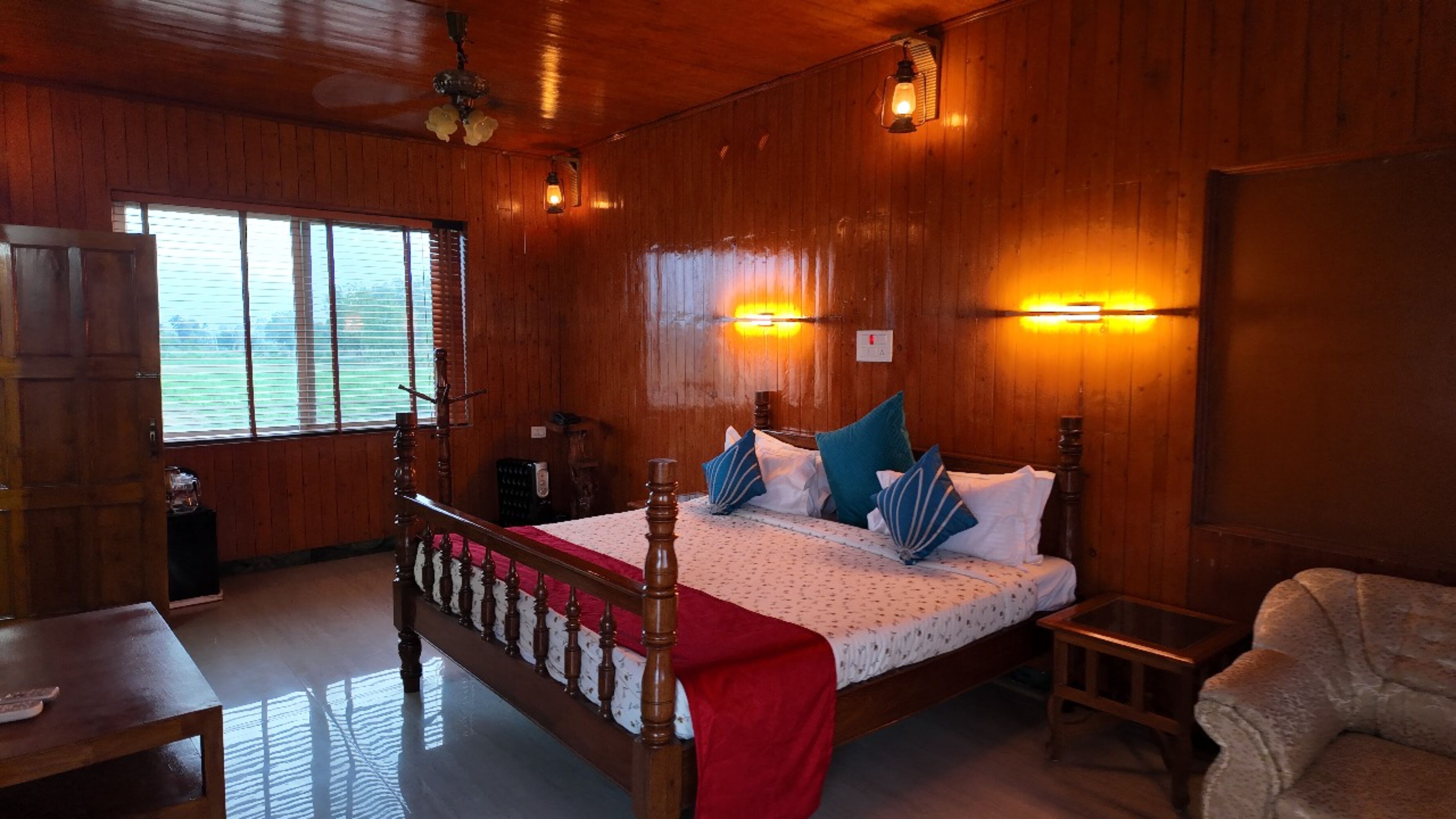 Rooftop Wooden Villa | Free WiFi