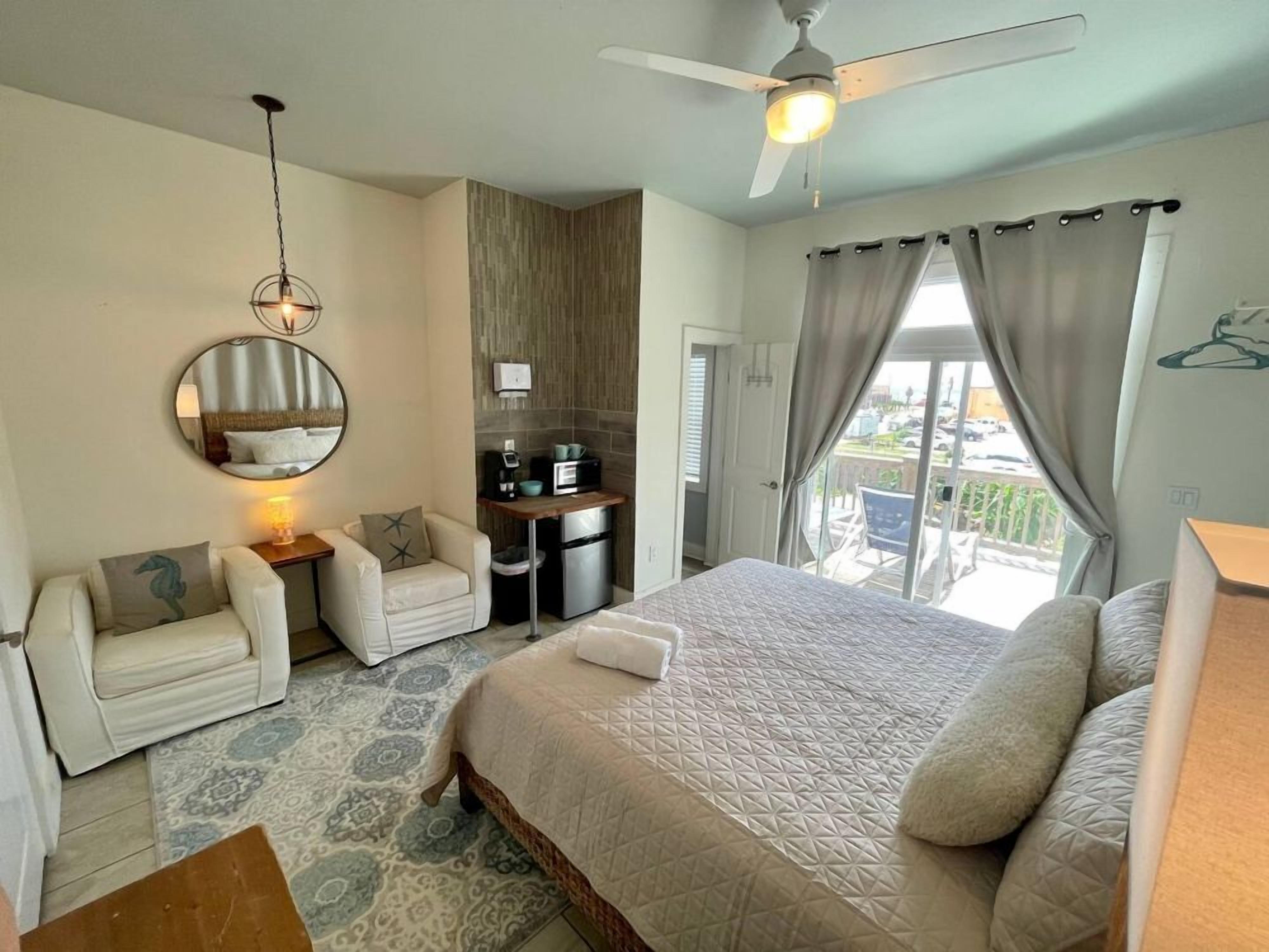 Shore Thing: Pool Access - Galveston, TX