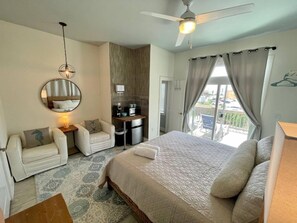 Bed sheets - Shore Thing: Pool Access (Galveston)