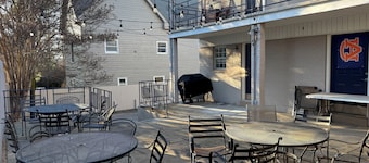 1 Bed & 2 Bath Condo Directly Across from Jordan-Hare Stadium + Parking Pass!!