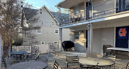 1 Bed & 2 Bath Condo Directly Across from Jordan-Hare Stadium + Parking Pass!!
