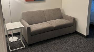 Comfort Studio Suite, 1 King Bed with Sofa bed, Non Smoking | 1 bedroom, desk, laptop workspace, free WiFi