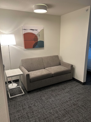 Comfort Studio Suite, 1 King Bed with Sofa bed, Non Smoking | 1 bedroom, desk, free WiFi, bed sheets
