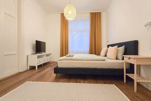 1 habitación, wifi y ropa de cama